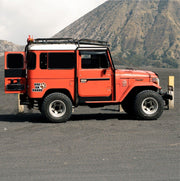 Autosticker Dog on Board met Hondenpoot